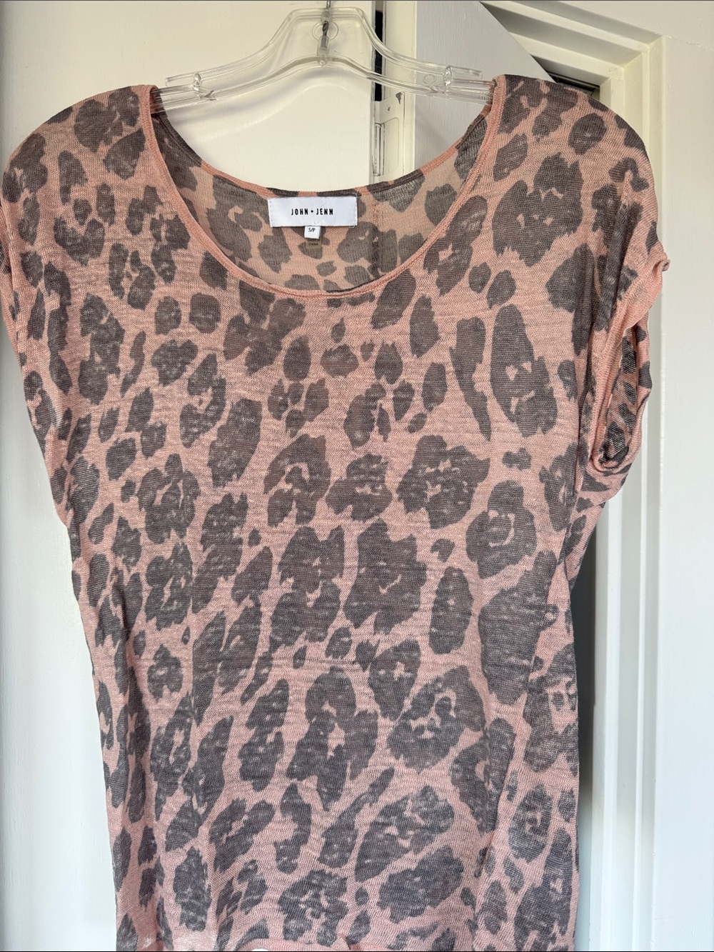 John + Jenn peach/Pink and grey Leopard Print linen Tee